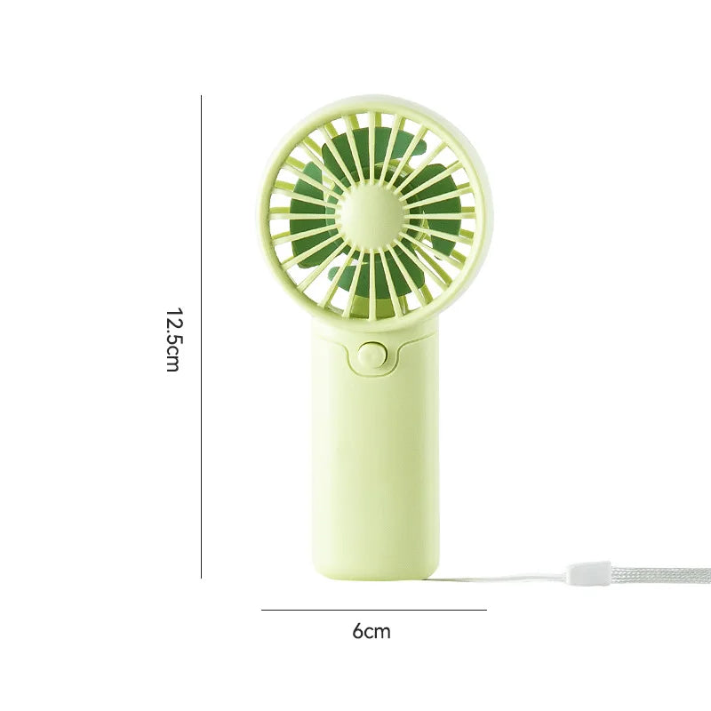🌬️ Mini ventilateur de poche à piles – Léger, puissant et idéal pour rester au frais partout ! ☀️